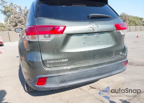 2018 Toyota Highlander Le из США, поврежденный, VIN 5TDZARFH1JS035487